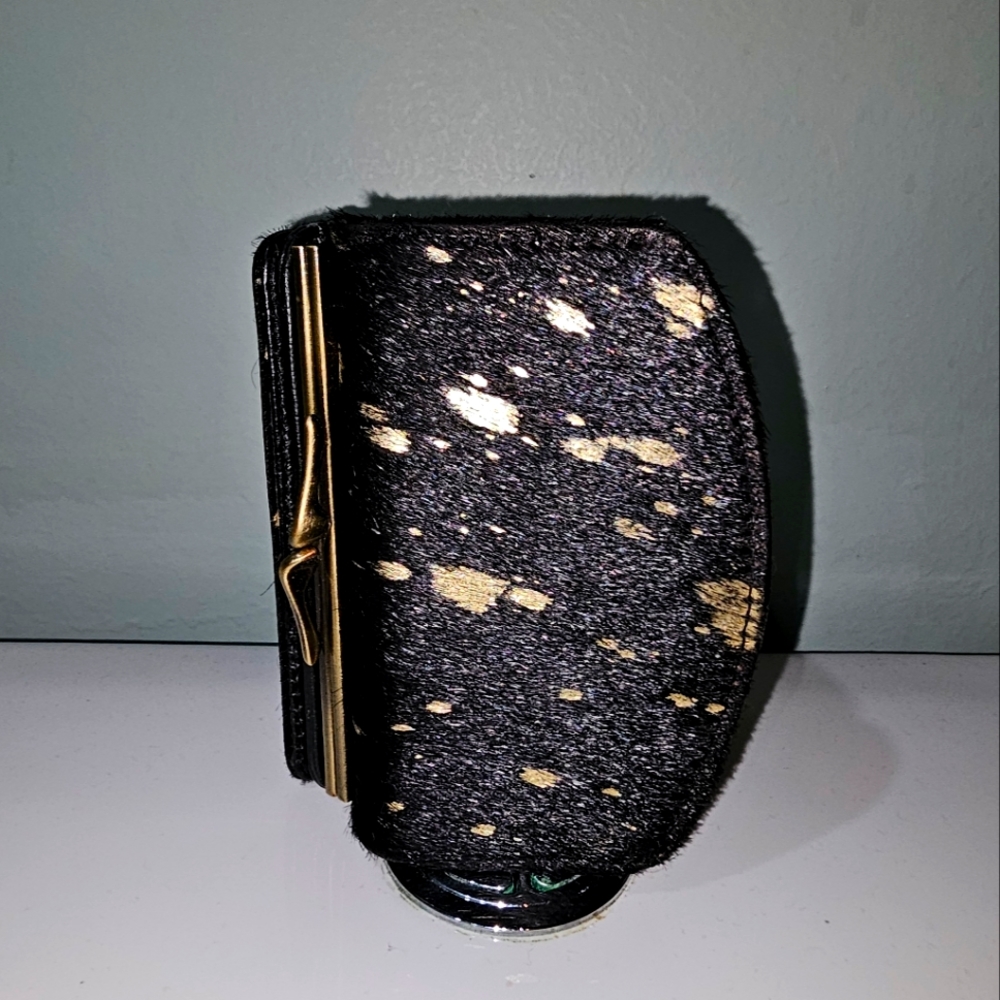 Myra wallet trifold with coin clasp